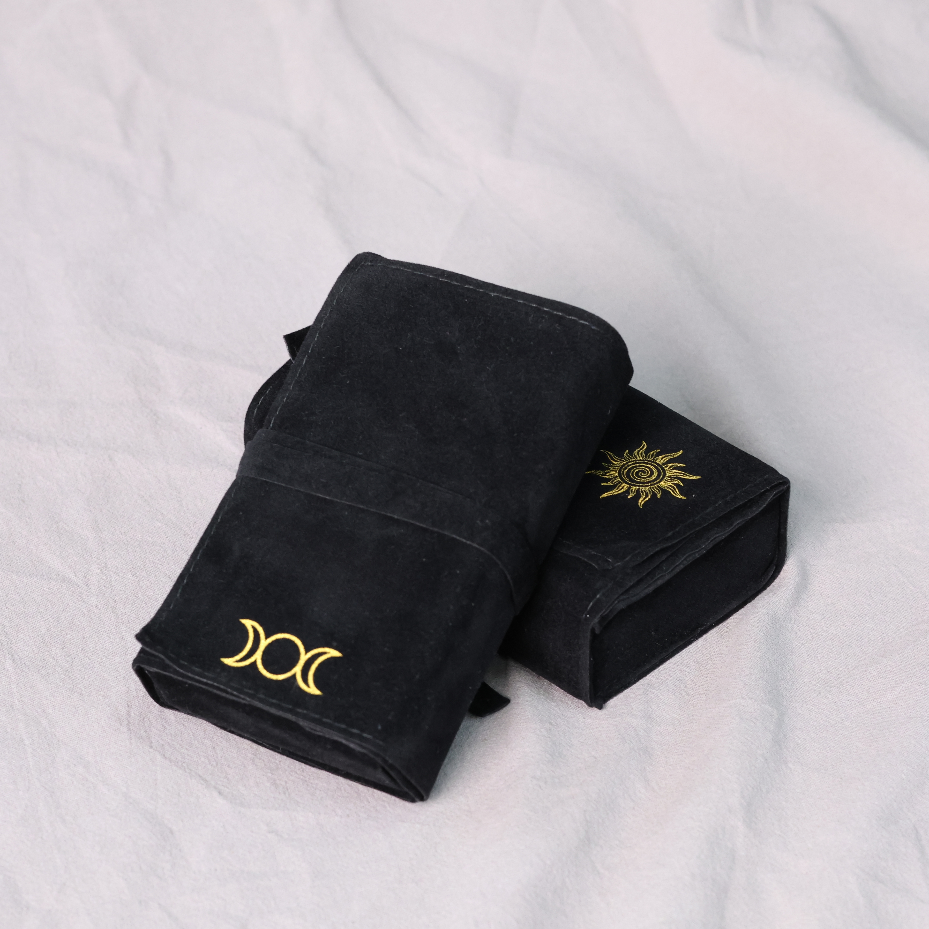 Sun & Moon Design Drawstring Tarot Card Bag – Elegant Soft Fabric Pouch for Tarot, Oracle & Game Cards – Boho Gift for Tarot Lovers
